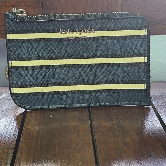 Kate Spade card wallet - Picture 2 of 2